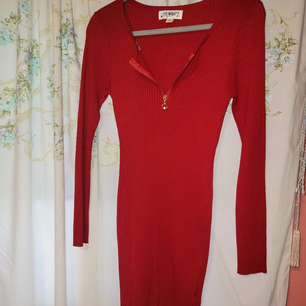 L red Long-sleeve dress